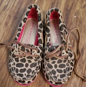Girls sz 5 never worn Audrey Sperrys